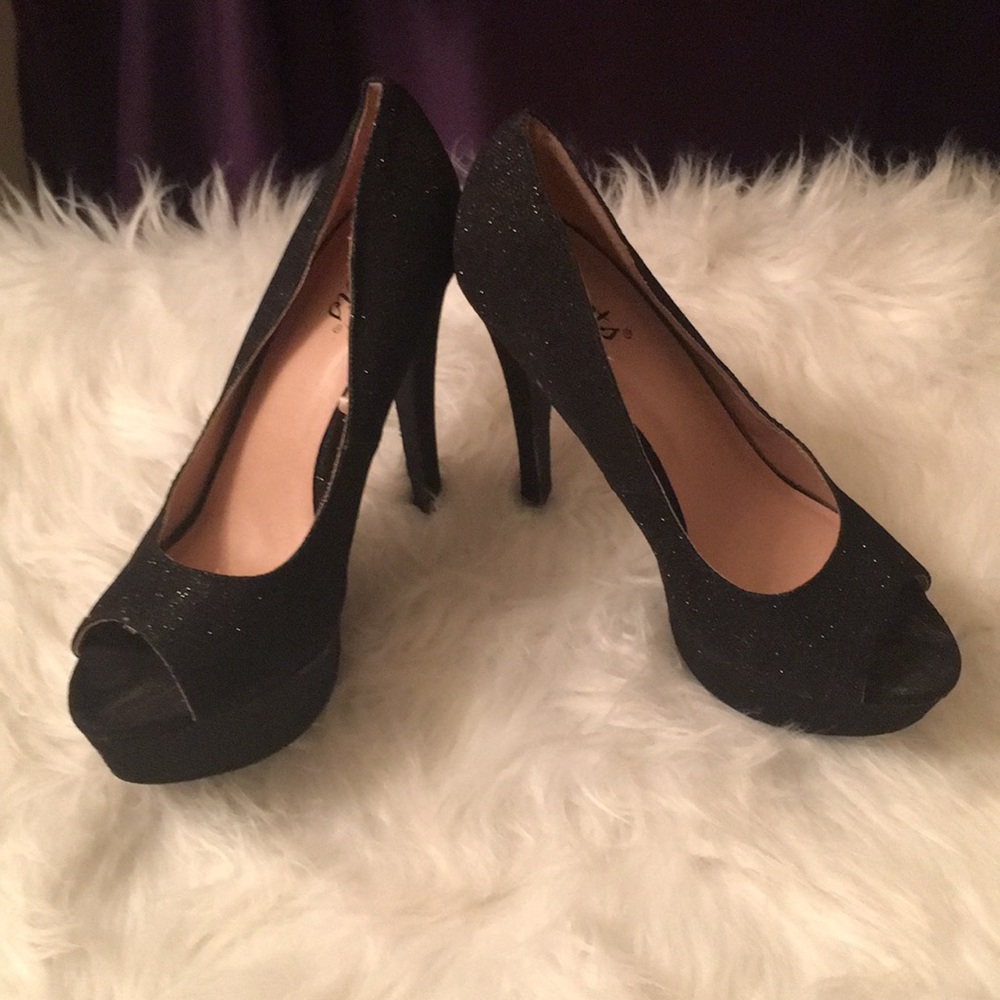 Black Platforms - Picture 2 of 4